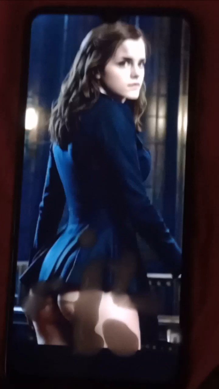 YCynhtCf EMMA WATSON Cum Tribute 03 02.jpg